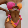 Bikini „Sunset Jewel” – Różowo-pomarańczowy komplet z biżuteryjnymi zdobieniami