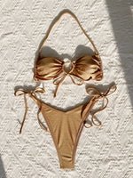 Złoty Błysk – Metaliczny Strój Kąpielowy Bikini z Wiązaniami
